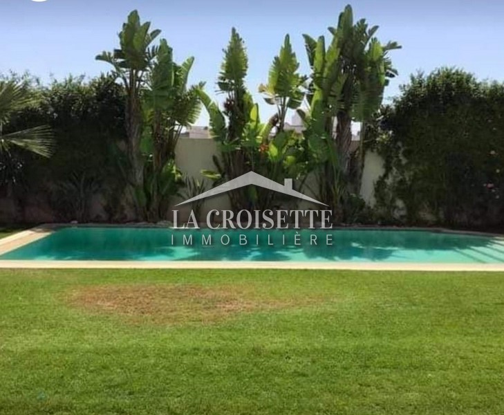 Villa S+4 avec piscine à La Marsa 